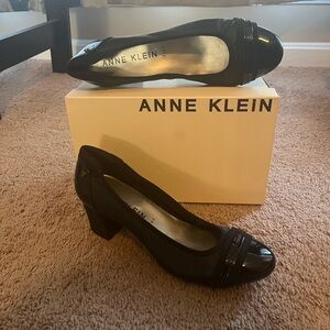 Anne Klein black round toe flex heal pump. NWT. Size 11